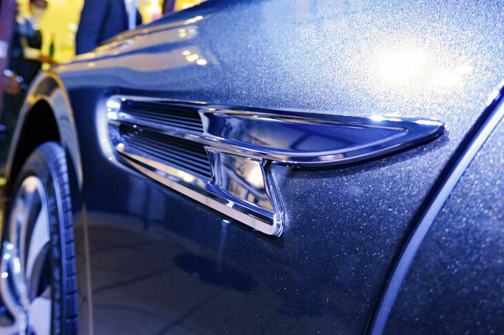 ベントレー・フライングスパー ハイブリッド（サイドエアベント）