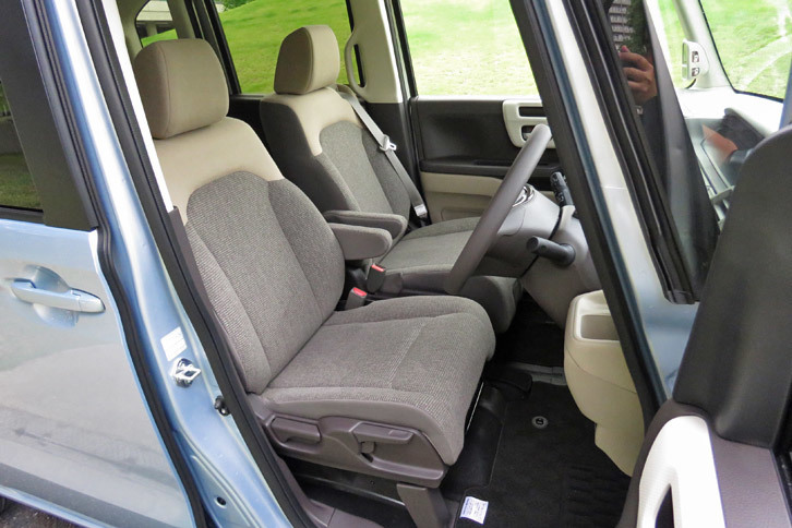ホンダN-BOX G・EX Honda SENSING（フロントシート）