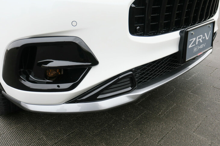 ホンダZR-V e:HEV X ホンダアクセス用品装着車（フロントロアースカート）