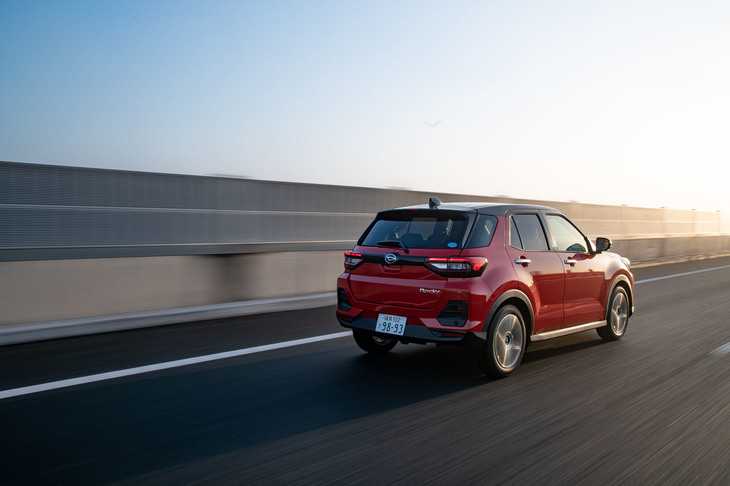 コンパクトかつ手ごろな価格でありながら、本格的な4WDもラインナップする「ロッキー」は、幅広いユーザーの生活に寄りそう、ダイハツらしいSUVに仕上がっていた。