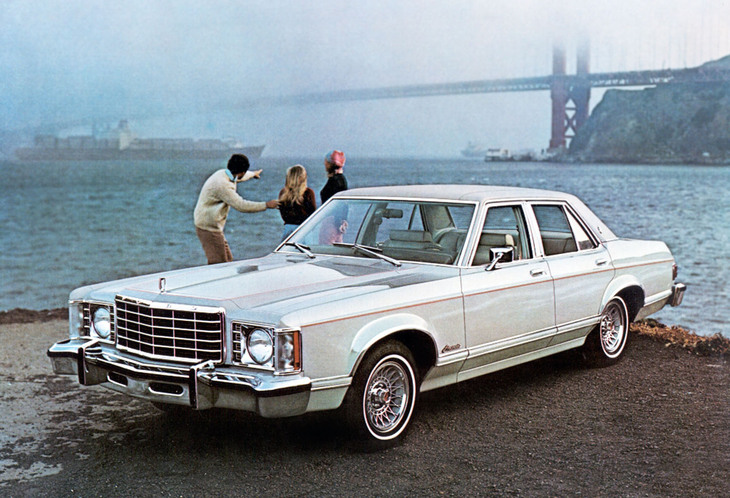 「フォード・グラナダ」。本文では触れなかったが、これも石油危機後のダウンサイズの要望に応えた2／4ドアセダン。ホイールベース2790mmという従来のコンパクトとインターミディエートの中間サイズながら、上級クラスの質感を備えていた。