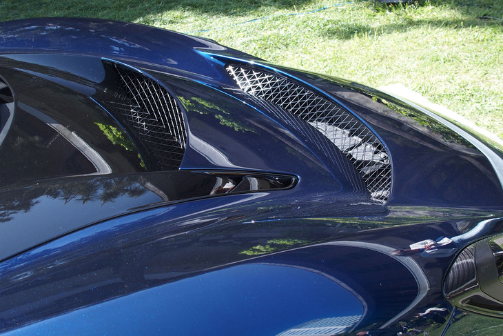 ピニンファリーナ・バティスタ チンクアンタチンクエ（フロントボンネット）