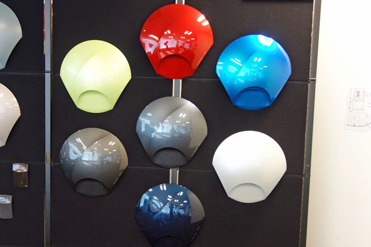 こちらは「フルーイドグリッド」に基づいたトレンドカラーの一部。「コレクティブボディー」のものに比べると鮮やかなものが多い。