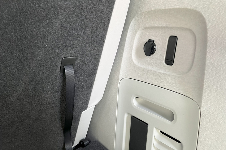 フォルクスワーゲンID.Buzz（荷室）