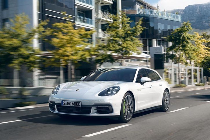 ポルシェ・パナメーラ4 Eハイブリッド スポーツツーリスモ（エクステリア）