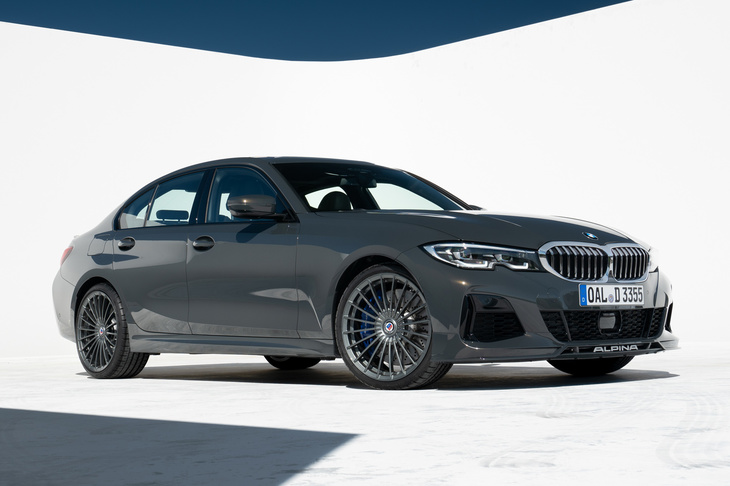 「BMWアルピナD3 Sリムジン アルラット」。最高出力355PS、最大トルク730N・mの3リッター直6ディーゼルターボエンジンを搭載する。