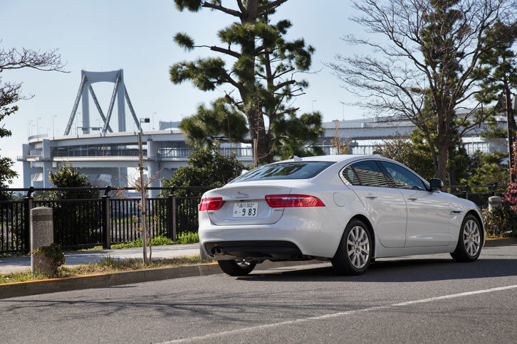 「XE」は「Xタイプ」の生産終了以来、5年ぶりにジャガーが投入したDセグメントモデルとなる。