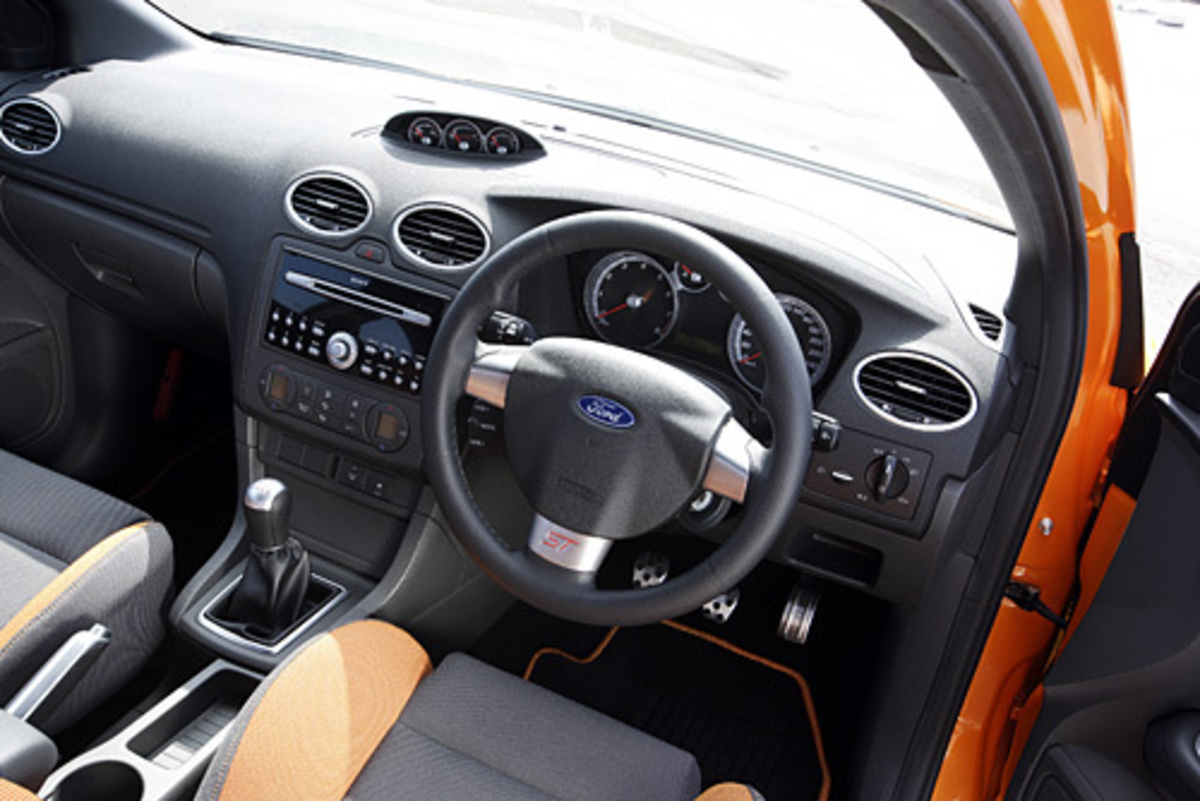 フォード フォーカスst Ff 6mt 試乗記 派手 なオールラウンド ハイパフォーマー Webcg