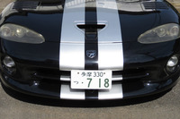 すっきりとしたわが「バイパー」のご尊顔。もちろんけん引フックも、それを差すねじ込み穴もない。……今回の件もあるし、今度付けてもらおう。