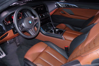 ハンドル位置は、写真の左のほかに右も選べる。