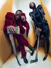 ショーン・コムズ（左）とナオミ・キャンベル。