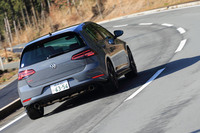 「ゴルフGTI TCR」の燃費値はWLTCモードで12.7km/リッターと発表されている。