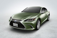 「レクサスES」が一部改良　デジタルアウターミラーが進化