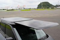 太陽光発電で年間3000km走れる「日産サクラ」のプロトタイプが登場【ジャパンモビリティショー2025】の画像