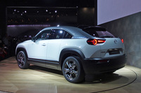 「マツダMX-30」は、当初は欧州向けのEVとだけアナウンスされていたが……。