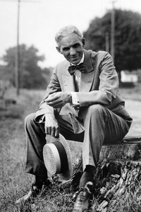 ヘンリー・フォード（1863-1947）
	自動車メーカー、フォード・モーター・カンパニーの創業者。アイルランドからの移民農家の出身で、若いころには機械工として働くなど、実地で技術者としての力を鍛えていった。