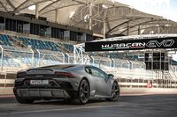 2014年のジュネーブモーターショーの前夜祭で世界初公開された「ウラカン」。今回の大幅改良に伴い、車名も「ウラカンEVO」に変更された。