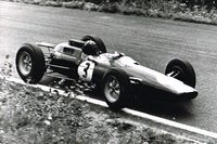 ジム・クラークがドライブする「ロータス25」。（写真：Newspress）