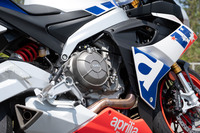 ドゥカティ・スクランブラー アーバンモタード（6MT）／アプリリアRS660リミテッドエディション（6MT）／モト・グッツィV100マンデッロS（6MT）【試乗記】の画像