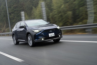 バッテリー残量が100％の状態における、メーター上の走行可能距離は、東京出発時で383km、2日目の出発時で369kmとなっていた。「ソルテラ」の実際の走行可能距離は、おおむね“300km台後半”といったところだろう。