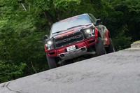「GEOLANDAR X-AT」を履いた「フォードF-150ラプター」でオンロード性能をテスト。