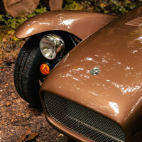 ケータハムが「スーパーセブン2000」を発売　クラシックな装いの軽量スポーツカーの画像