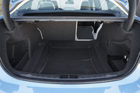 トランク容量は「M3セダン」（写真）が480リッターで、「M4クーペ」が445リッター（いずれもVDA方式）。