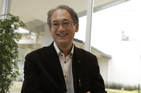 企画段階から新型「アウトランダー」の開発に携わっていた前マネージャー。いわく、新型のコンセプトは、従来型のオーナーの声をもとに考えられたものだという。