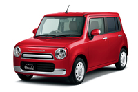 「スズキ・アルト ラパン ショコラX」
    ボディーカラーは「フェニックスレッドパール」。
    