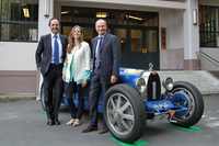 インターナショナル・ブガッティミーティング・ジャパンを共催するイタリアのオーガナイザー、2FAST4YOUのフランコ・マイノ氏（写真左）とコンスタンティーノ・フランキ氏（同右）。
    