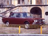 
    「ランチア2000ベルリーナ」
    ランチアが1960年から販売したセダンは、クーペやコンバーチブルなどのボディーバリエーションを増やしていった。これが「フラヴィア」で、モデルチェンジを重ねて1969年には2リッターのエンジンを与えられた。1971年からは単に「ランチア2000」という名称になり、1975年に「ガンマ」に引き継がれた。
    