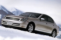 日産、「スカイライン」に4WDを追加の画像