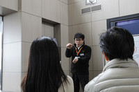 参加者の疑問に答えるレクサスマイスターの伊藤好章氏。