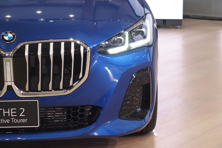 218dアクティブツアラーMスポーツ（フロントマスク）