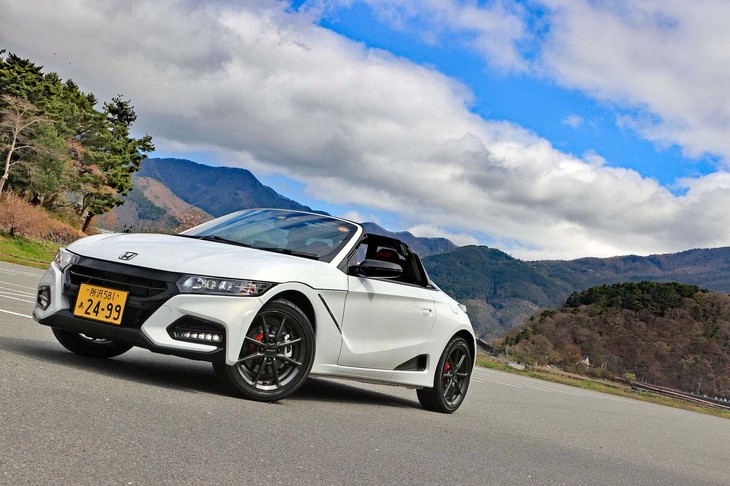 2021年3月12日に発売された「ホンダS660モデューロX バージョンZ」。同年3月末までにおよそ2000台の注文が殺到し（「S660」全体では約4000台）、オーダー受け付けは終了となった。