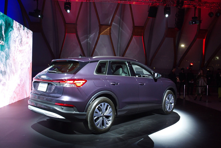 アウディQ4 e-tron（リアビュー）