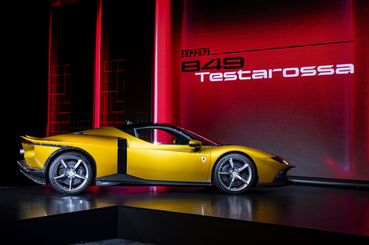 「849テスタロッサ」のボディーサイズは全長×全幅×全高＝4718×1999×1225mm。先代にあたる「SF90ストラダーレ」とほとんど変わらない。