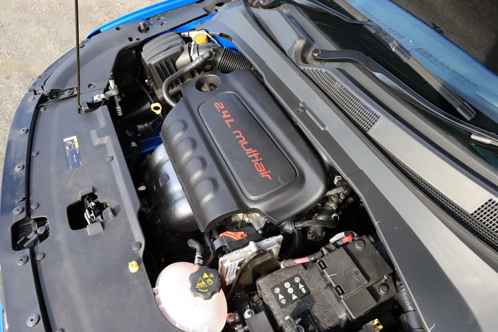 「タイガーシャークマルチエアII」と呼ばれる、「コンパス」の2.4リッター自然吸気エンジン。吸気バルブをカムシャフトではなく、電子制御の油圧アクチュエーターで作動させるのが特徴となっている。