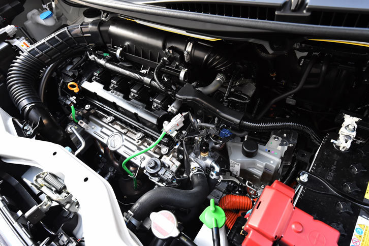ハイブリッドシステムは自然吸気の1.2リッター直4エンジンに、エンジンの始動をつかさどるISG、走行とブレーキエネルギー回生を担うMGUを組み合わせたもの。