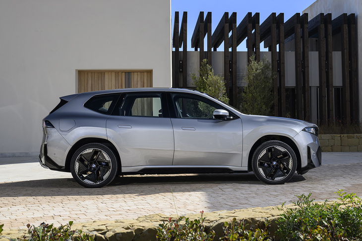 ボディーサイズは全長×全幅×全高＝4782×1895×1635mmで、ホイールベースは2897mm。全長と全幅は先代モデルとほとんど同じながら、全高は35mmも低下。SUVとしては極めて良好な0.24のCd値を実現している。