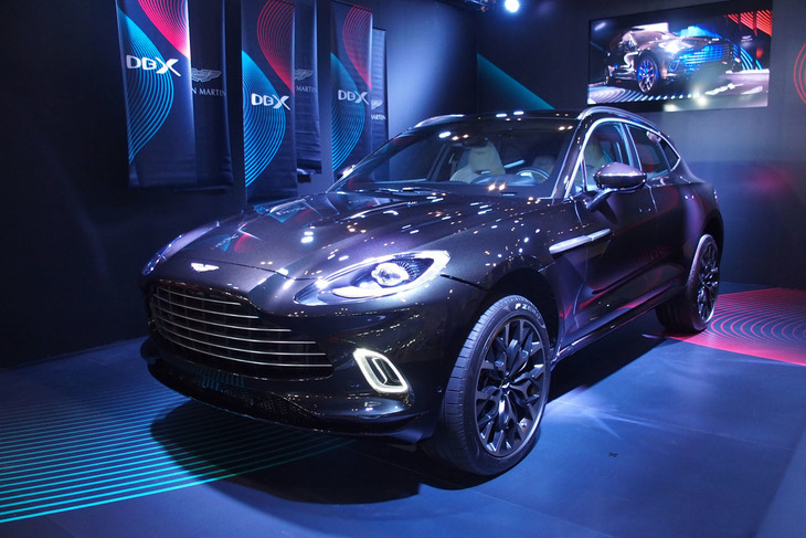 アストンマーティンDBX