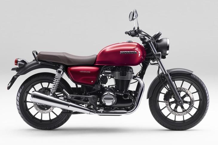 「GB350」（写真）のカラーリングは「キャンディークロモスフィアレッド」と「マットジーンズブルーメタリック」、「マットパールモリオンブラック」の全3色。「GB350 S」は「パールディープマッドグレー」「ガンメタルブラックメタリック」の2色展開となる。