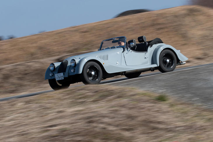 ボディーカラーはソリッドペイントの6色が標準で、オプションでツートンカラーやメタリックペイント、パールペイント、マットペイントなども用意される。