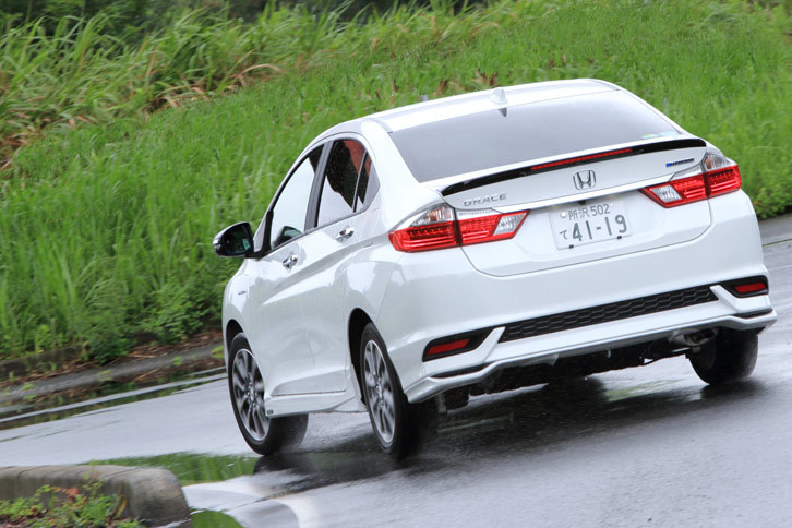 走りに関する幅広い用品をそろえているのもモデューロの強み。複数の部品をトータルに手がけることで、車両全体を通して、ブランドが志向する、より上質な走りを追求することができるという。