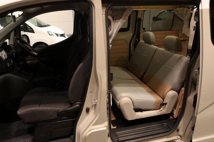 日産NV200バネットMYROOM（インテリア＜前後で色調の異なる車内＞）
