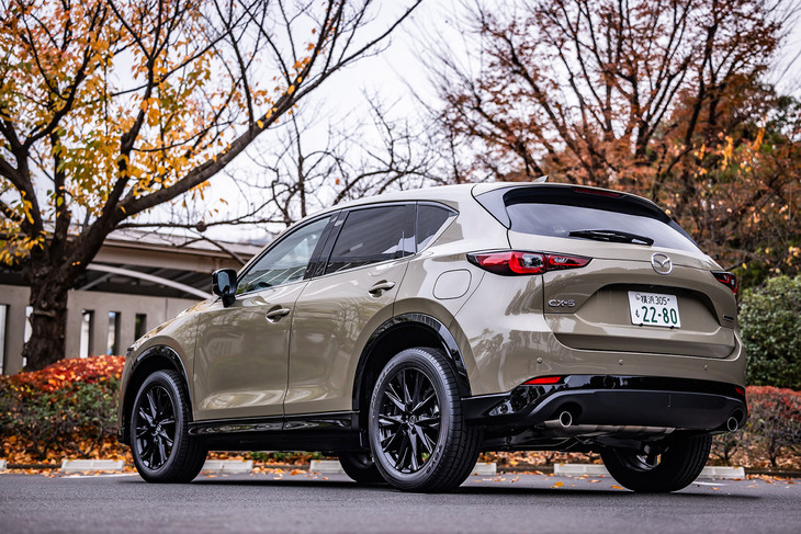 今回は、2.2リッター直4ディーゼルターボを搭載するFF車「CX-5 XDレトロスポーツエディション」に試乗した。車両本体価格は374万5500円。