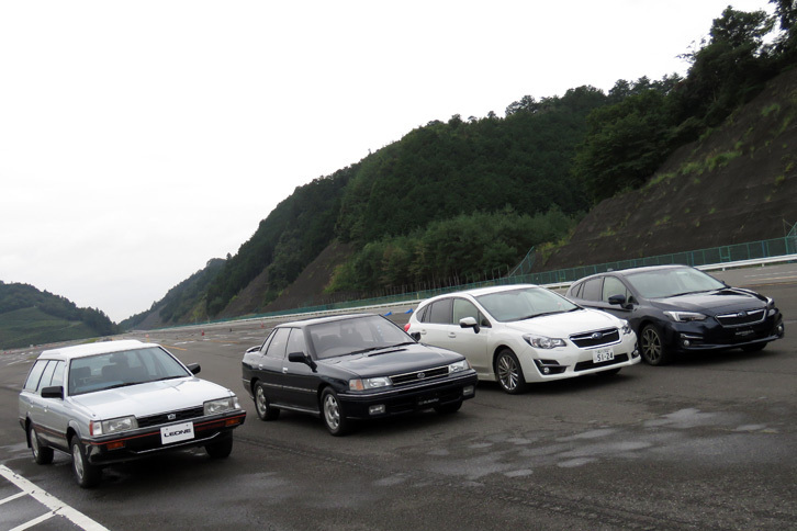 プラットフォームの比較試乗に用意されていた新旧4台のスバル車。右奥に並んでいるのが、新型「インプレッサ」だ。