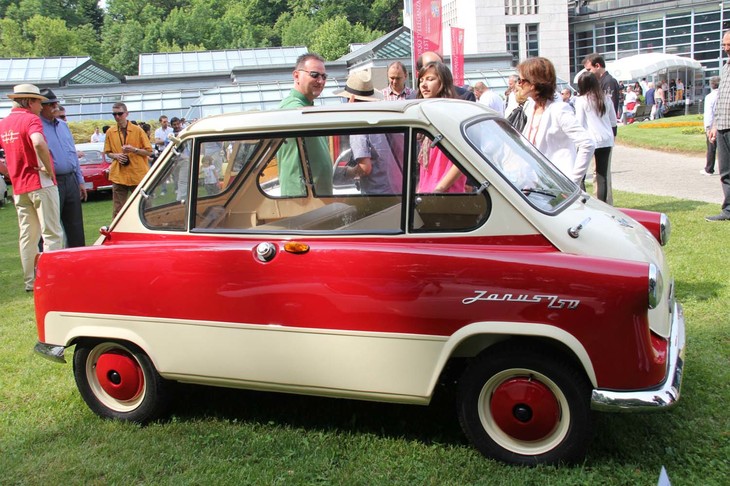 「チュンダップ・ヤヌス」（1957～1958年）。右が前。