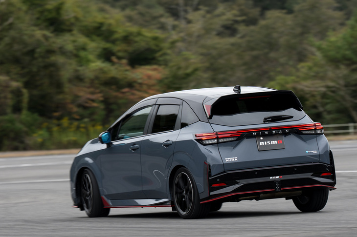 乗れば確かにNISMOらしさが感じられた、「NISMOスポーツリセッティング TYPE-2」が施された「ノート オーラNISMOチューンドe-POWER 4WD」。ブランドの入門編として、好適な一台といえそうだ。