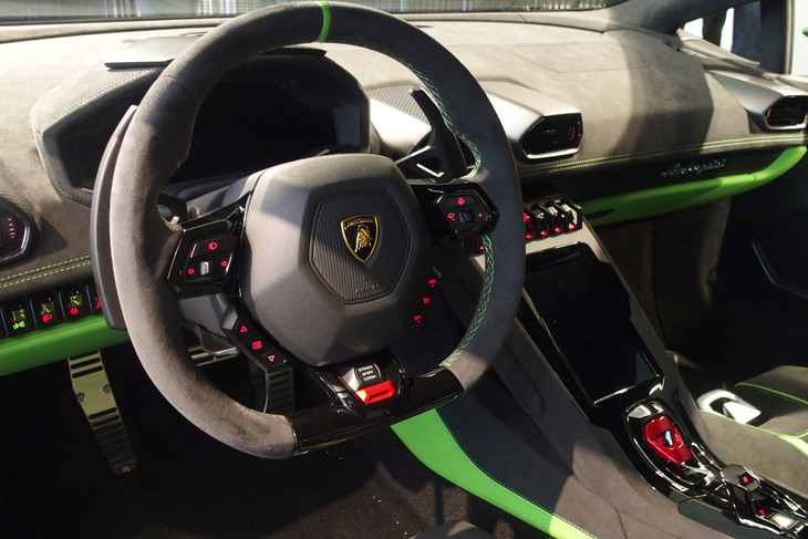 ランボルギーニ・ウラカン テクニカ（コックピット）